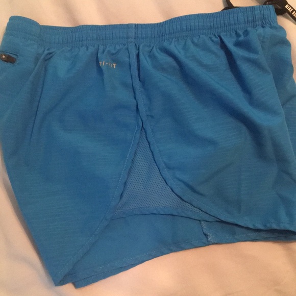 Selling xs Nike running shorts - Picture 4 of 4